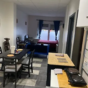 https://ideal-room.brusselshotelsbook.com