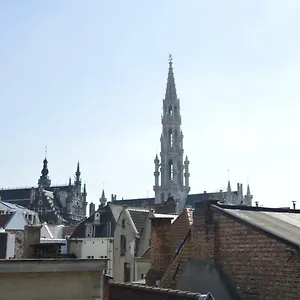 Super Flat Next Grand Place , Bruxelles Belgio